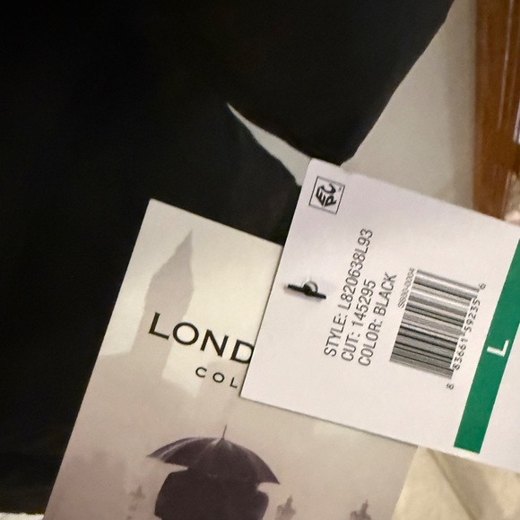 NWT London Fog Women's Black Puffer Down Coat w/Faux Fur Hood Size L - Picture 12 of 15